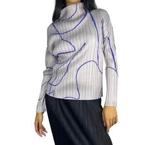 Issey Miyake White Pleated Top with Blue Abstract Lines